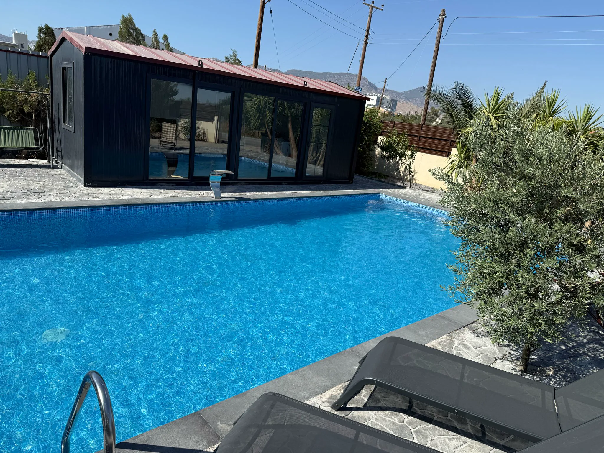 Fertiggestellter 5 × 10 m Panel-Liner-Pool in Demirhan