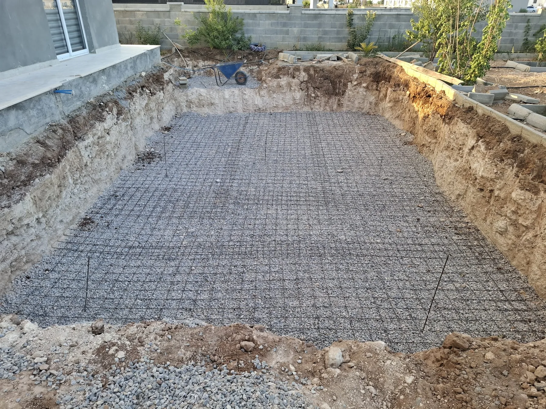 Havuz tabanı için hazırlanmış donatı