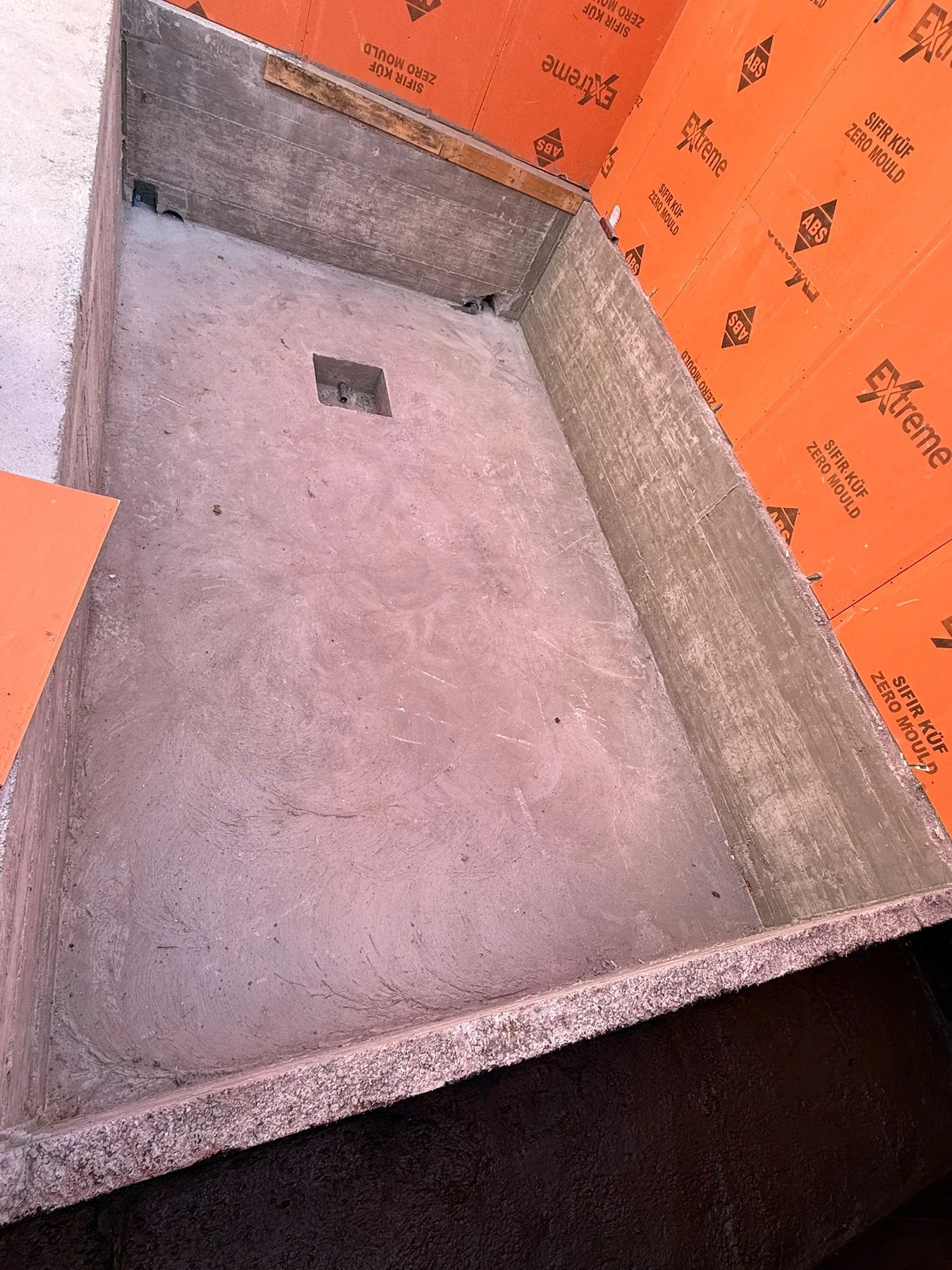 Yeniboğaziçi kapalı spor havuzunda betonarme gövde hazırlığı